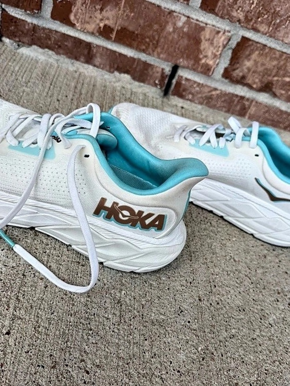 HOKA Arahi 7 Women's Athletic Shoes White & Blue US 7.5